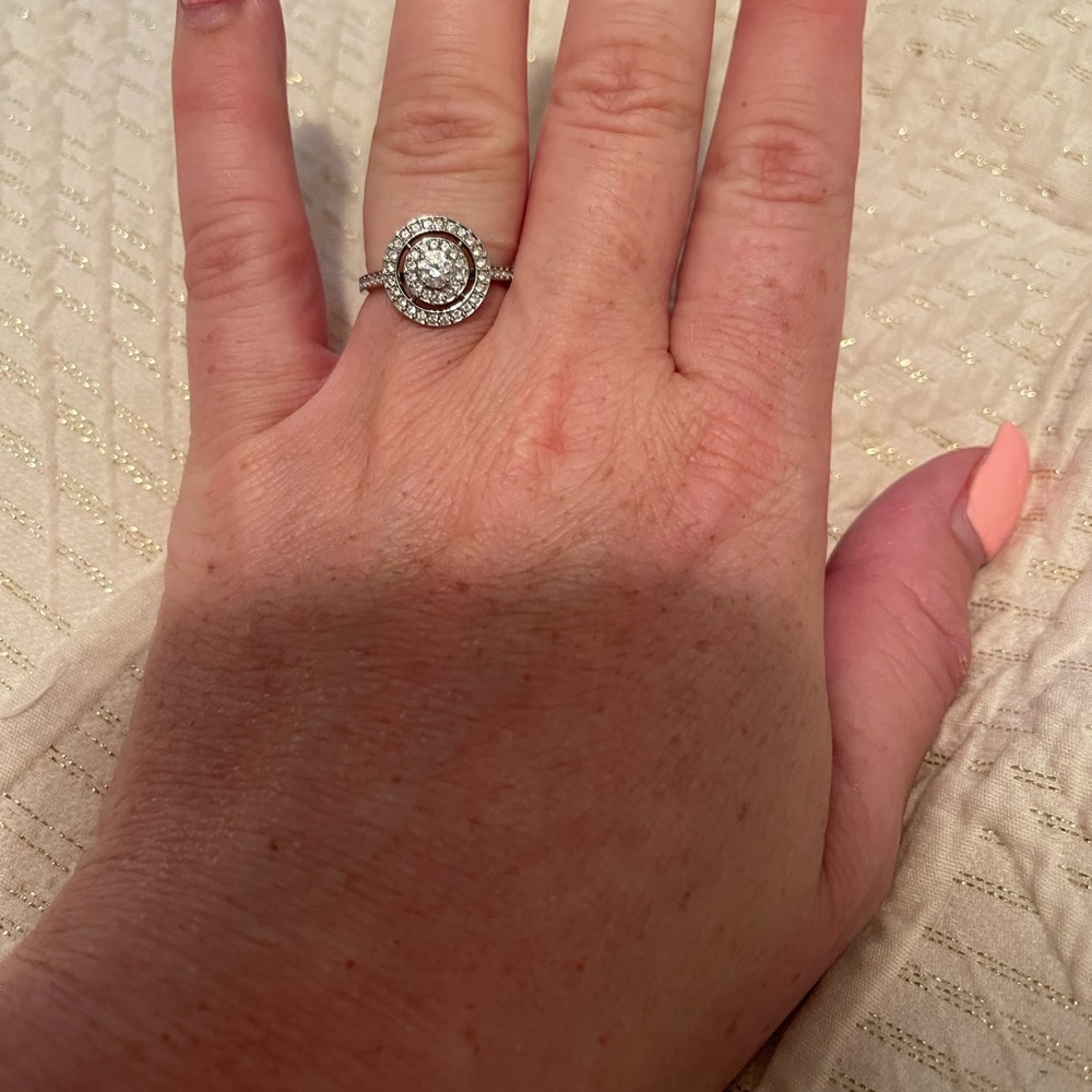 Swarvorski ring